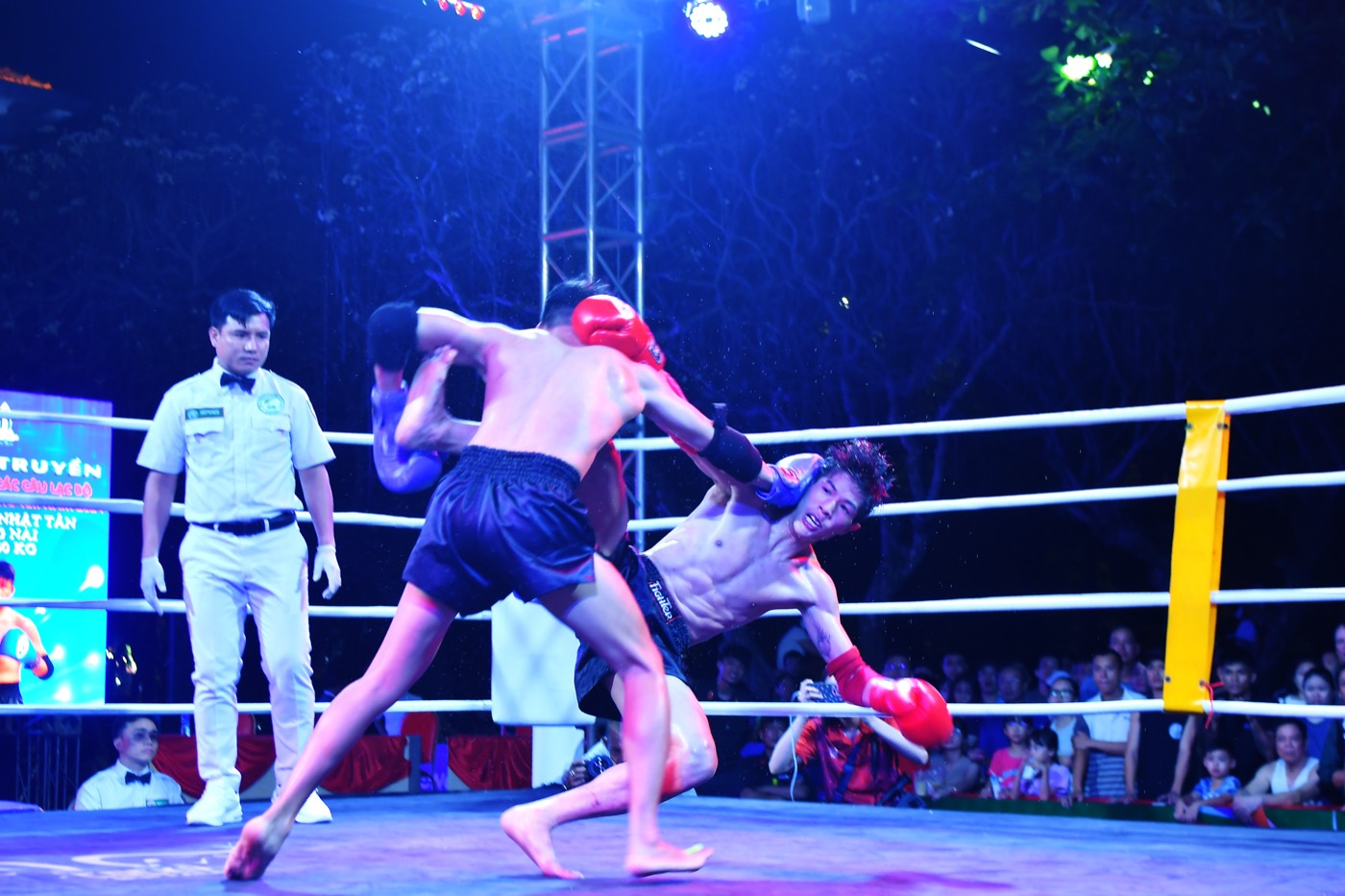 Full-contact combat competition